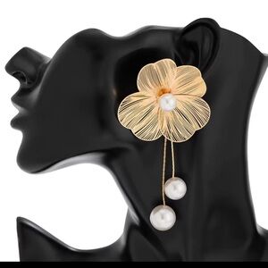 Zara Gold Floral Earrings with Pearls